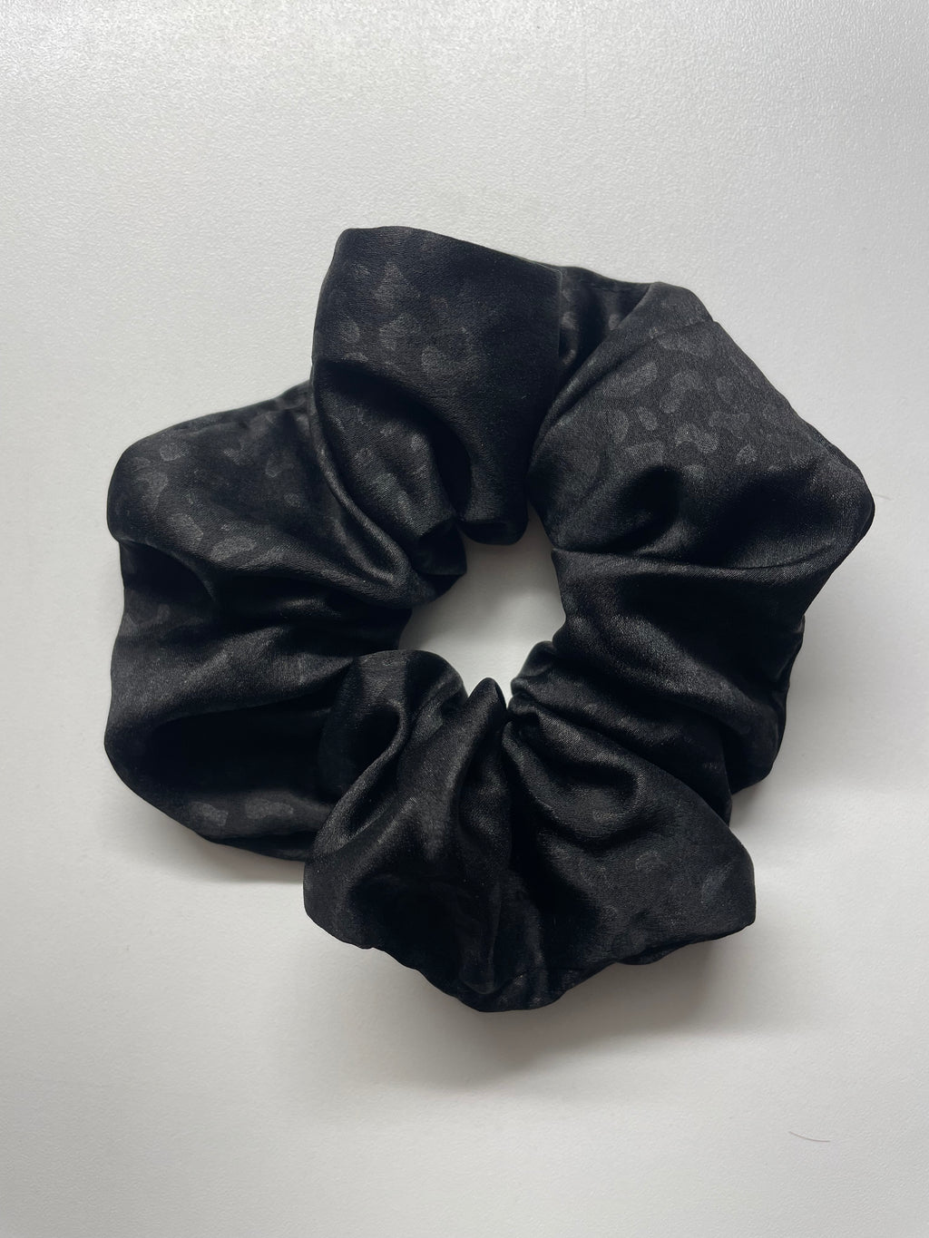Leo Scrunchie