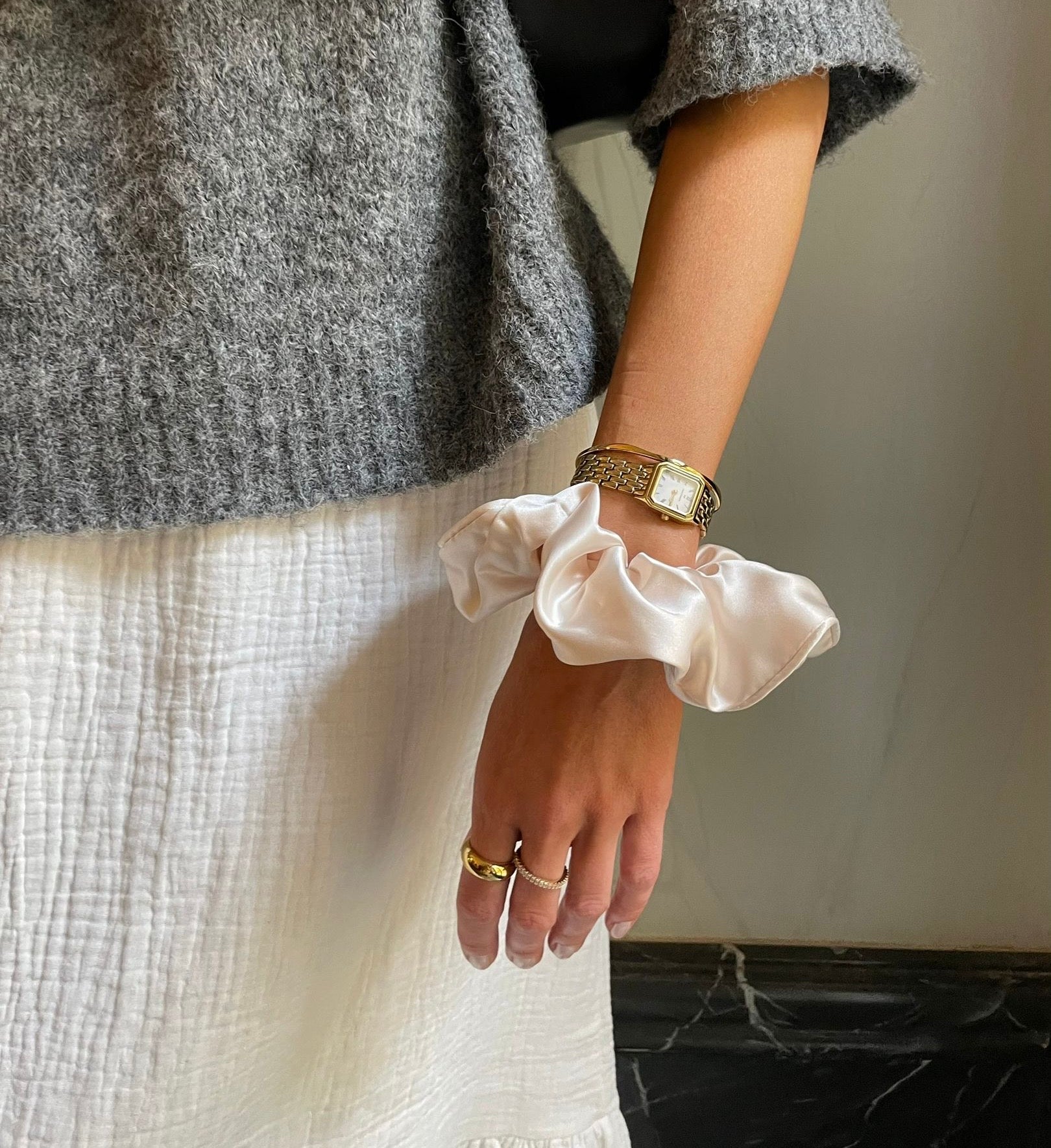Indra scrunchie