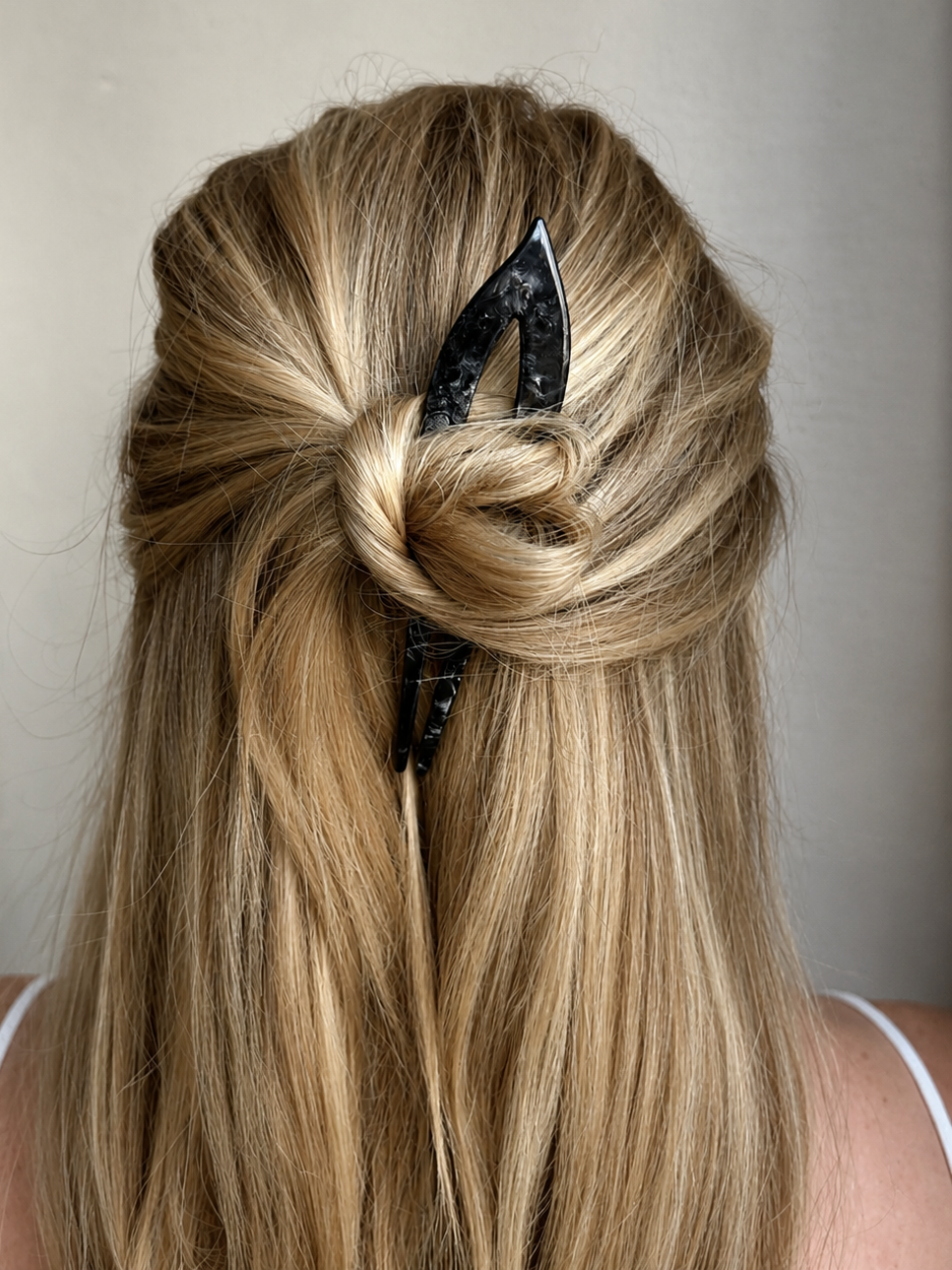Ava hair pin
