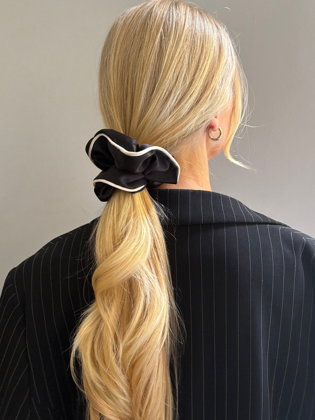 Indra scrunchie