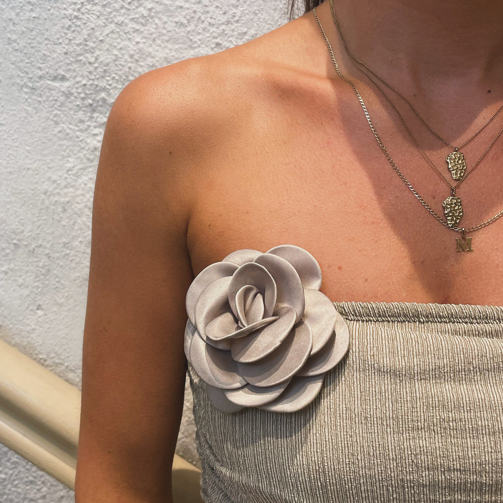 Linn Flower Clip